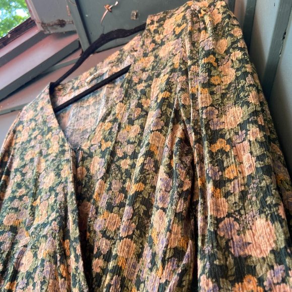 American Eagle Floral Wrap V-Neck Blouse - Picture 3 of 4